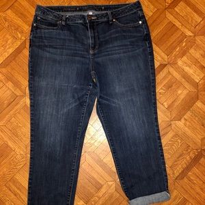 🌷3/$30 Jennifer Lopez boyfriend jeans. Size 14.